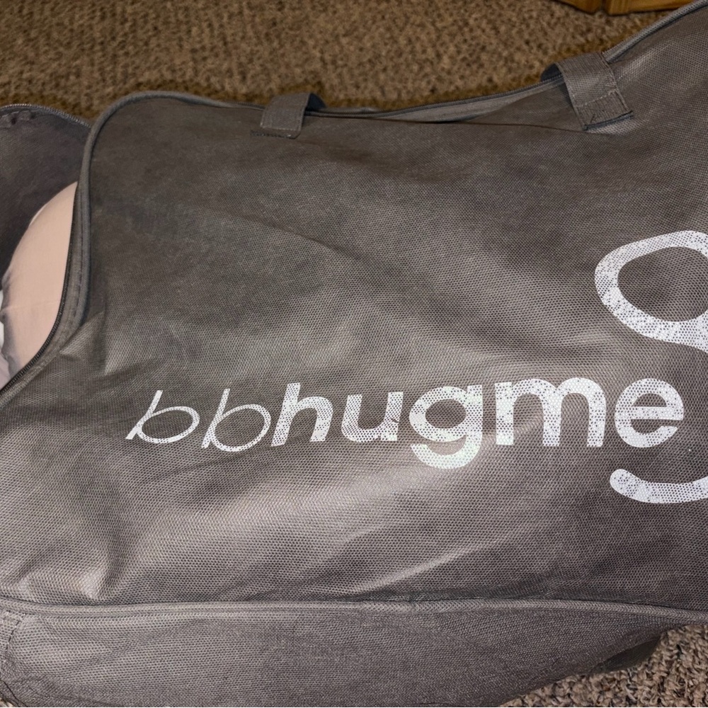 Bugle pregnancy pillow with extra cover - Picture 3 of 3